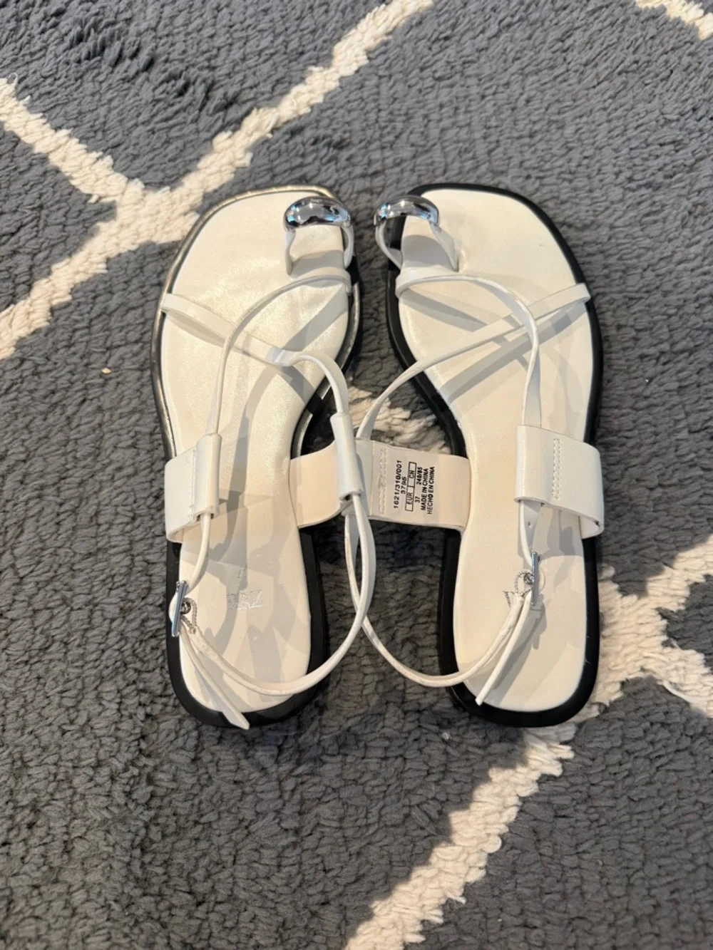 Zara White Strappy Toe-Ring Sandals - Picture 2 of 7